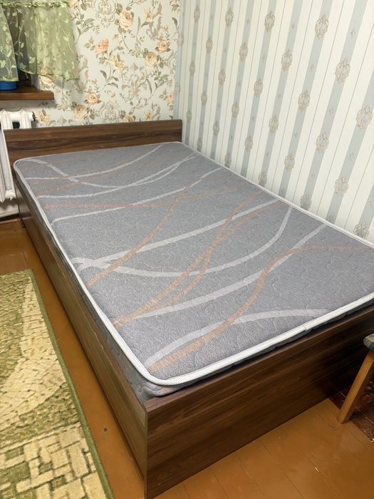 Кровать спальная