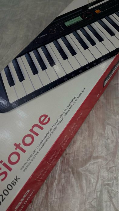 Продается синтезатор