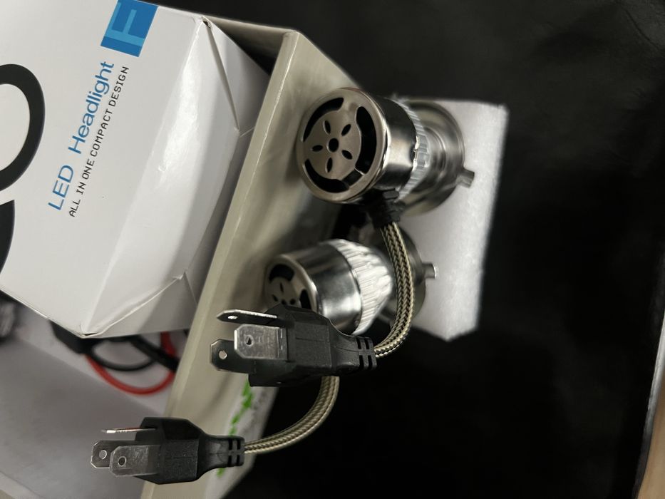 Лед крушки за кола