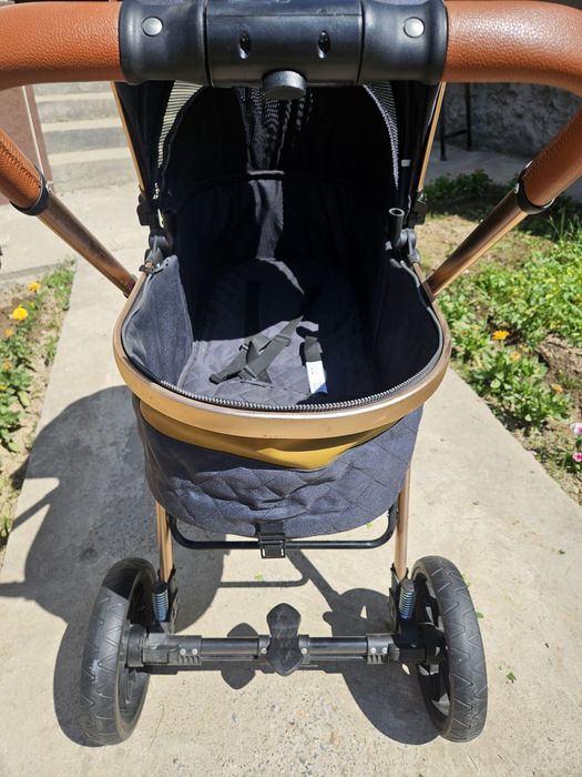 Коляска + стульчик для кормления