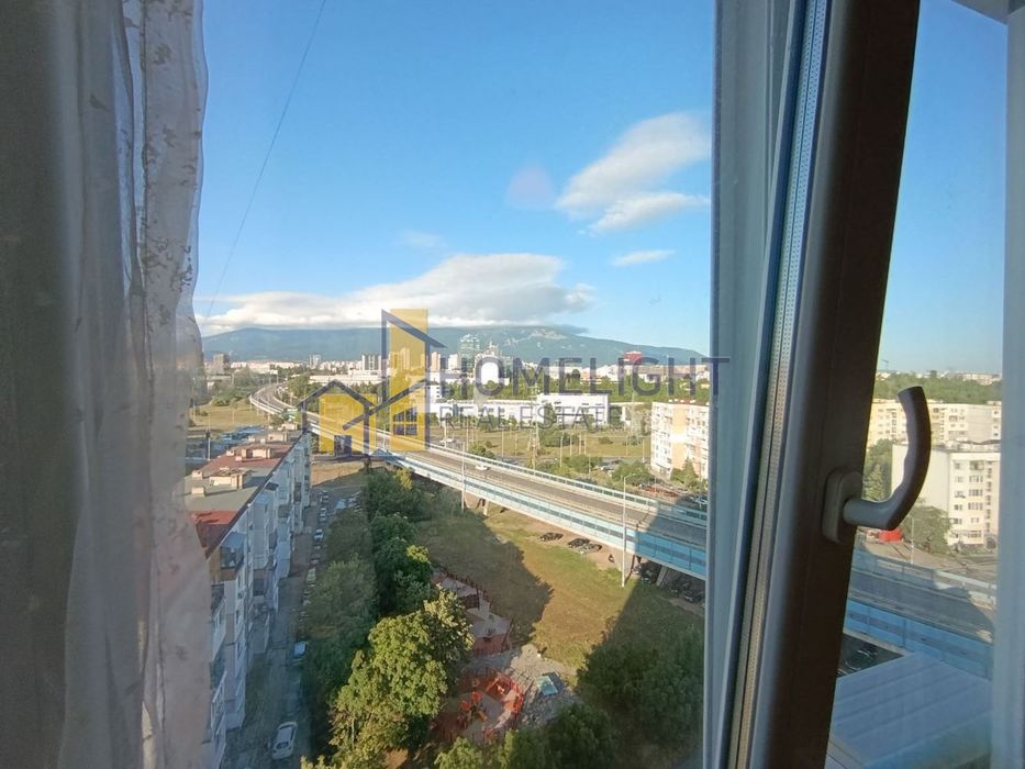 Тристаен апартамент в кв. Дружба 1