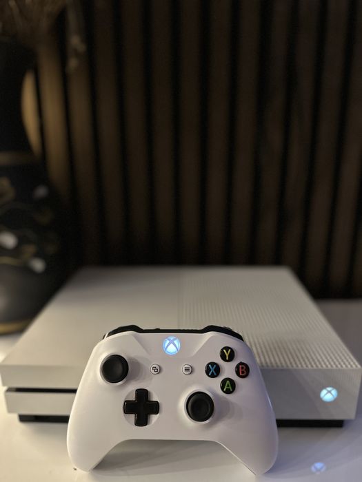 Xbox seria one S + joc ‘Far Cry 6’