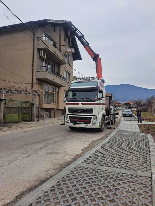 Камион с кран/Автокран
