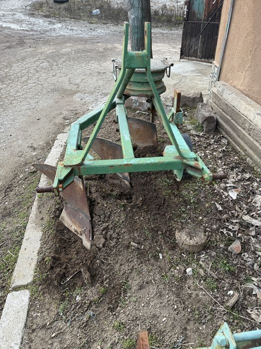 Плуг за малък трактор 3х25