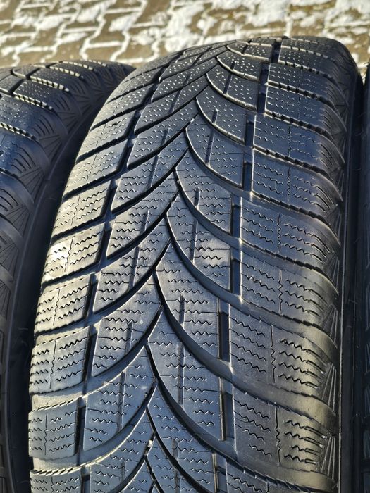 265 60 18 MAXXIS