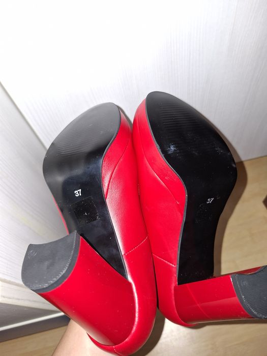 Pantofi eleganți roșii cu platformă și toc gros Sofia