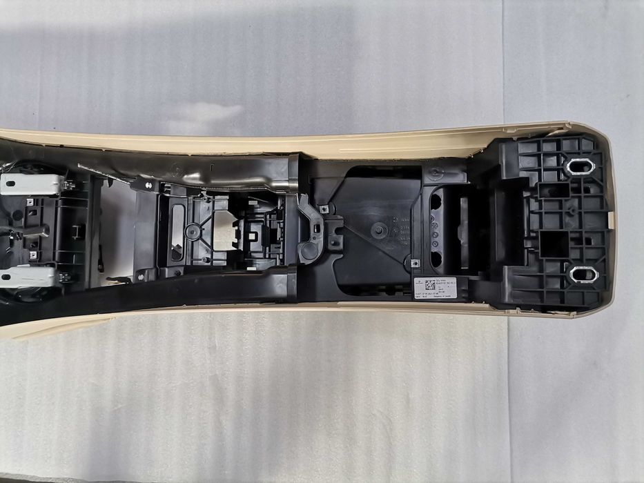 Централна Конзола BMW G20 G21 G22 G23 CANBERRABEIGE - B136