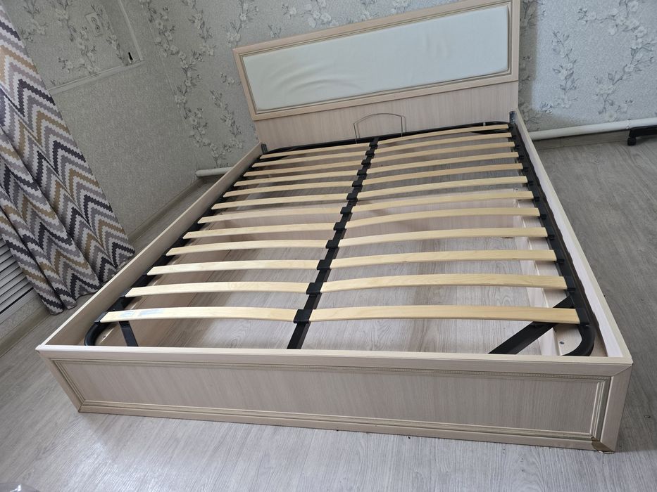 Двухспальный кровать 165х200