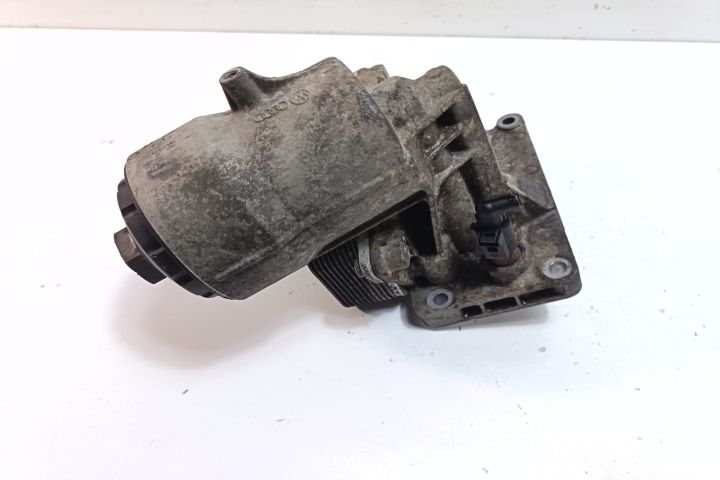 Carcasa filtru ulei cu termoflot 070115389E Volkswagen VW Touareg gen
