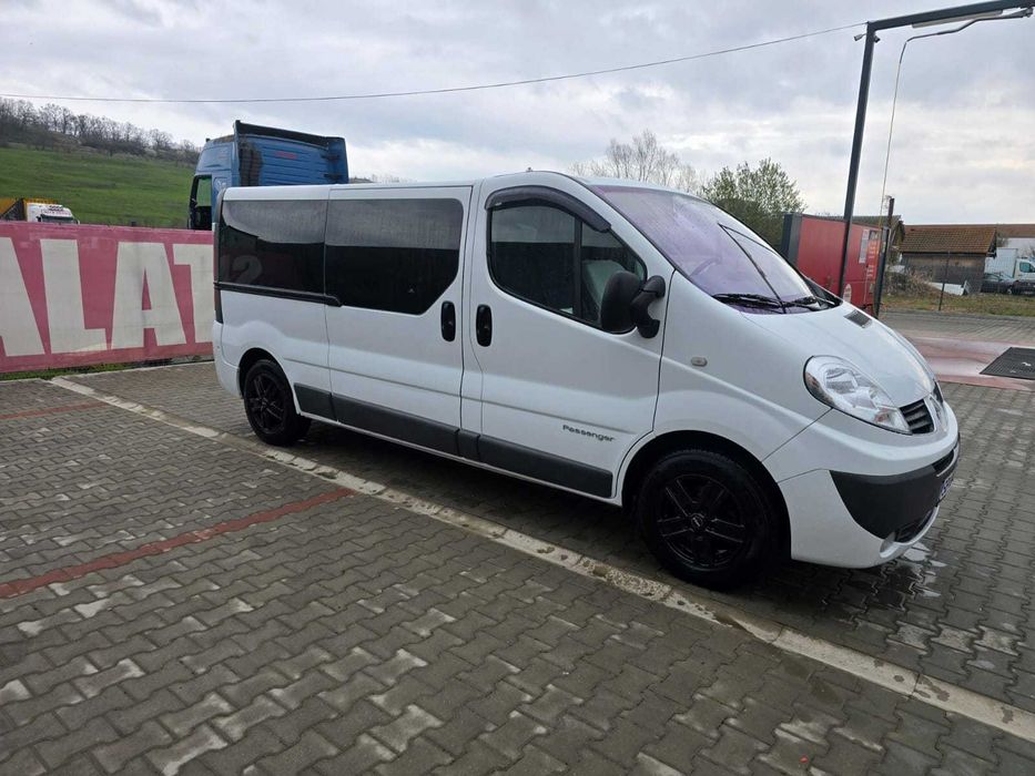 RENAULT Trafic 2013 — imagine 2