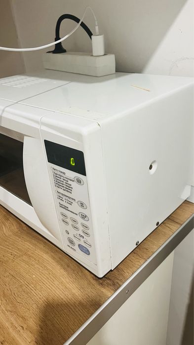 Микроволновка в хорошем состоянии