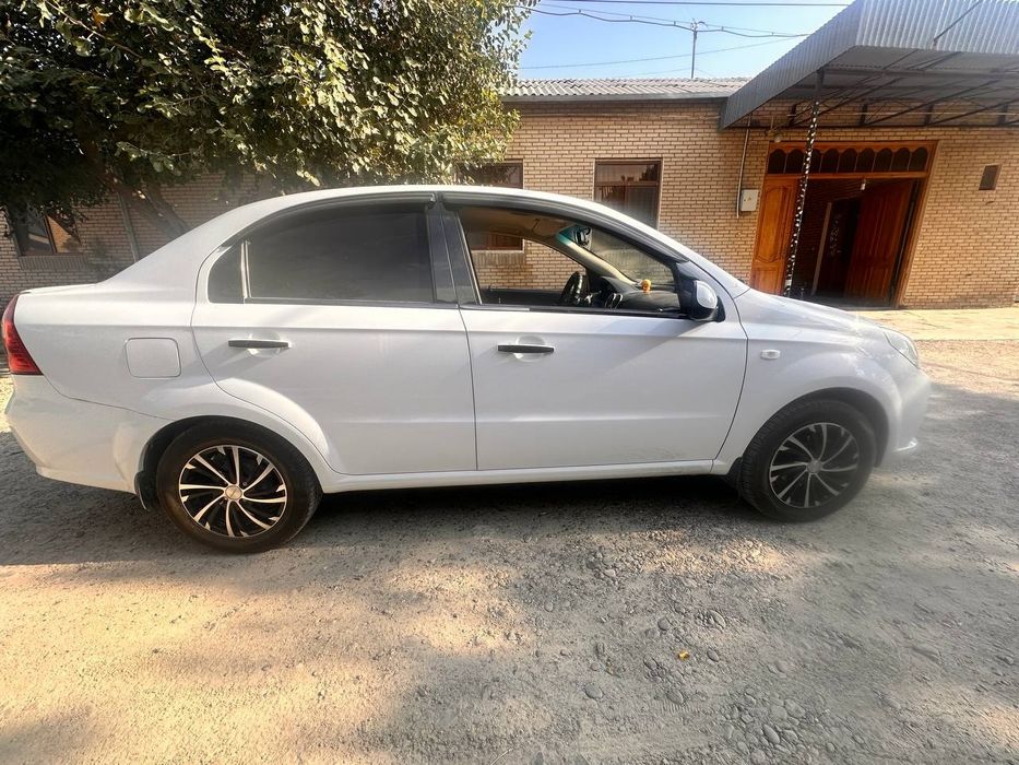 NEXIA 3 автомобили сотилади. Срочно.