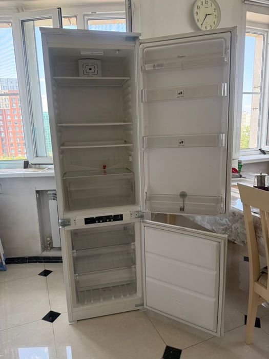 Продам бу холодильник Whirlpool