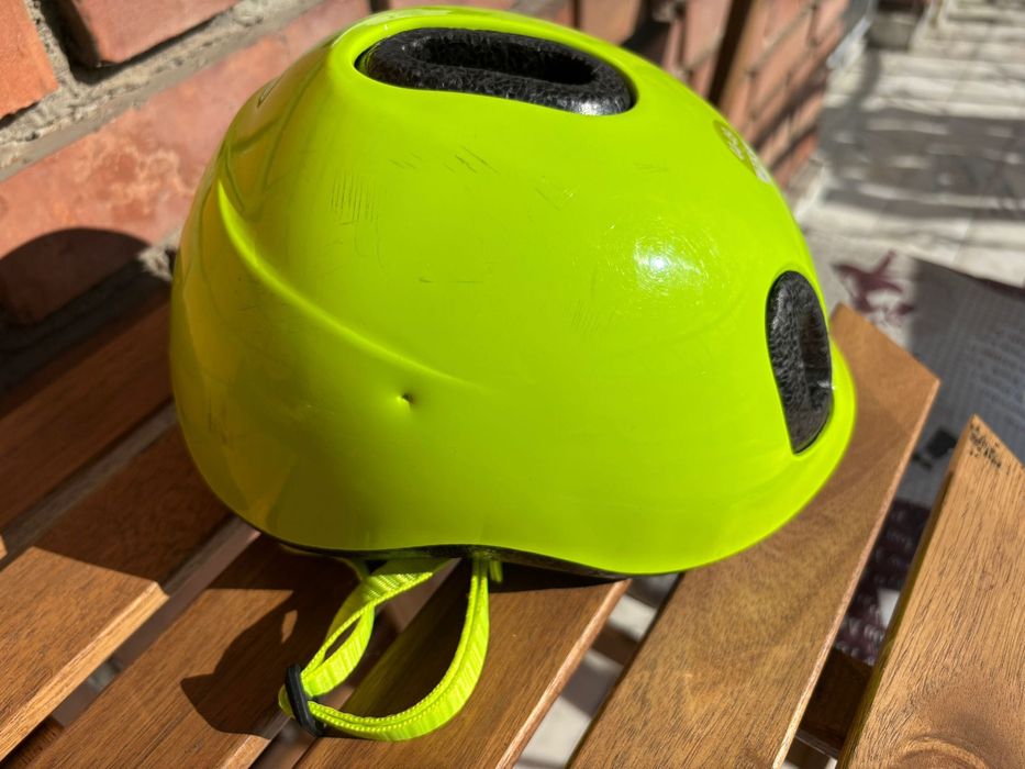 Детска каска Декатлон