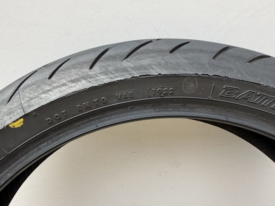 120/70/17 Bridgestone Battlax hyperaport dot 2022