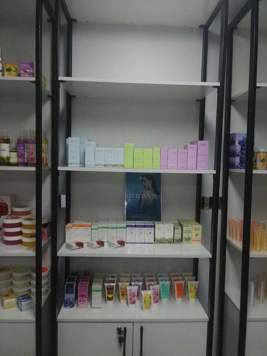 Продаем стеллажи