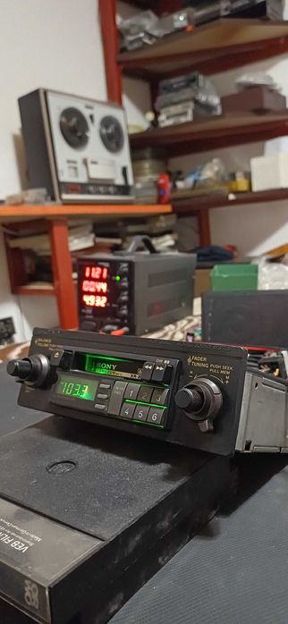 radio casetofon auto Sony xr-240 pretabil clasic auto