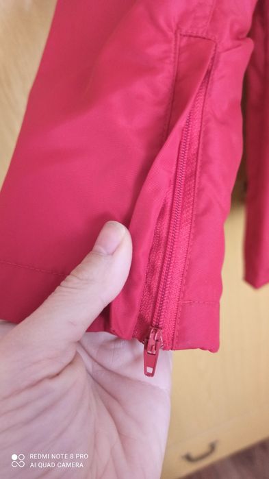 Продам женскую куртку