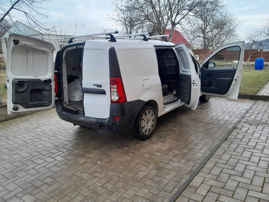 Vând autoutilitară