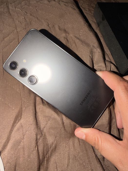 Samsung S24 black