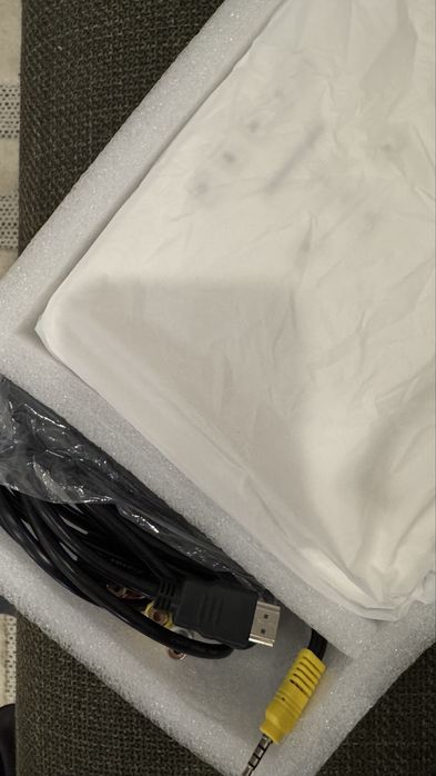 Продаю LED мультимедийный проектор TouYinger