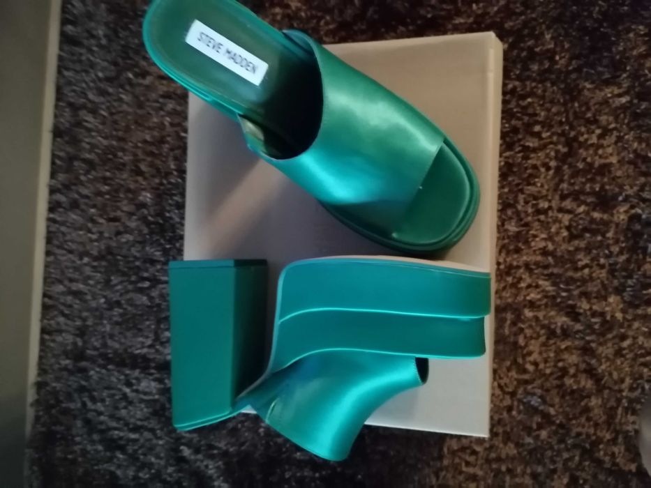 Зелени дамски чехли