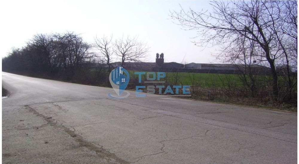 Парцел със сменено предназначение и утвърдени планове за застрояване