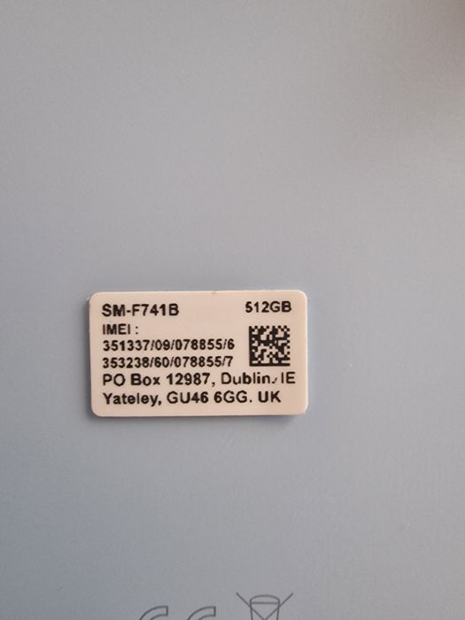 Продавам телефон Samsung Galaxy Z Flip6 5G 512GB 12GB RAM Dual