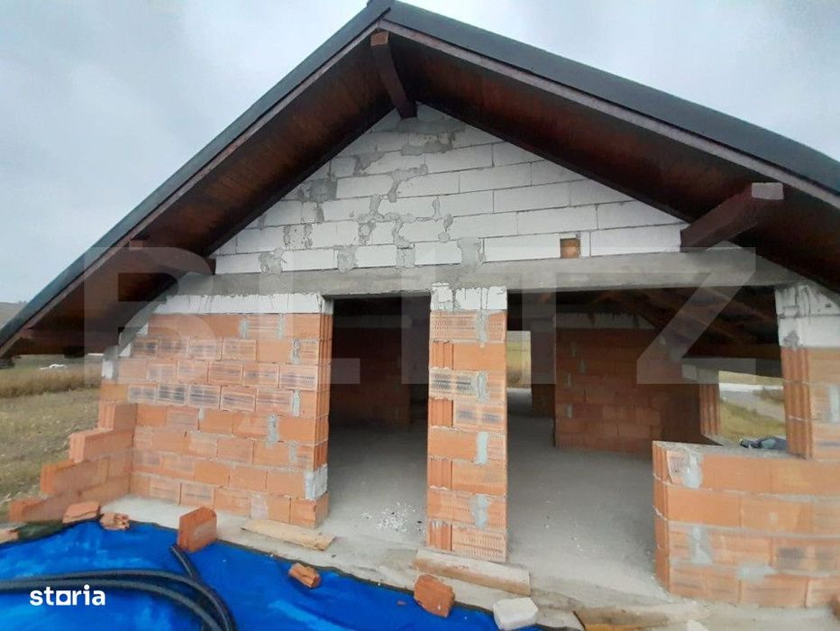 Casa individuala,180mp, 5000 mp teren plus Hala 550mp.CEPARI