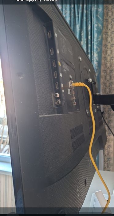 Продам смарт телевизор