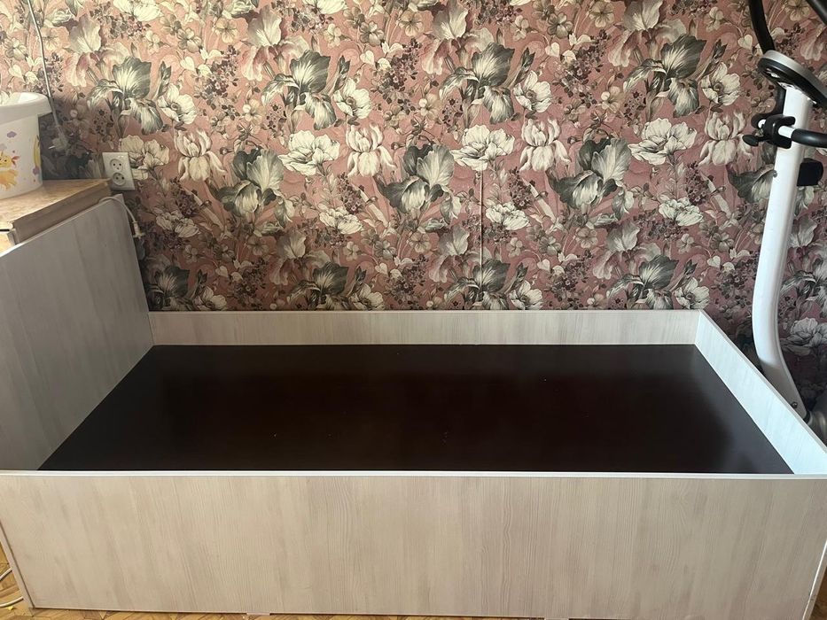 Продам комод и кравать