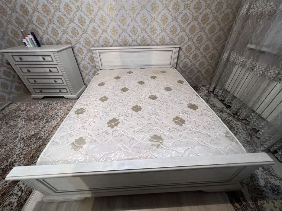 Кровать двухспальная