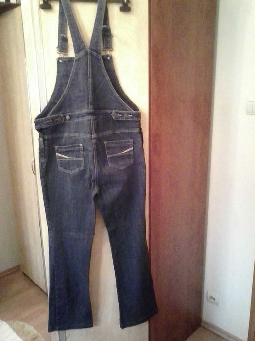 Salopetă de blugi confort ideală și pt.gravide firma Chicco,