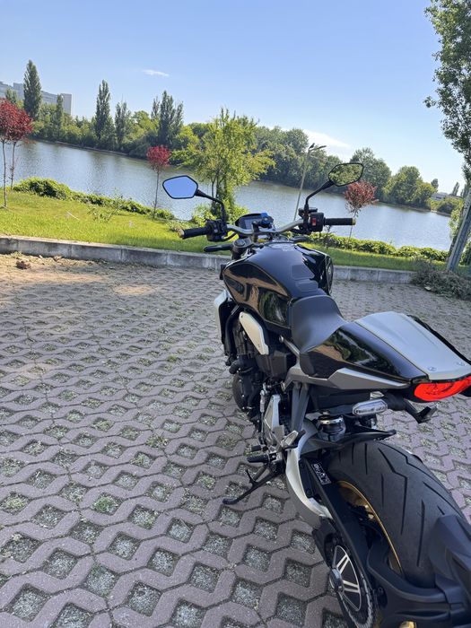 Honda CB1000R 03.2023 5500 km in garantie pana in 2027
