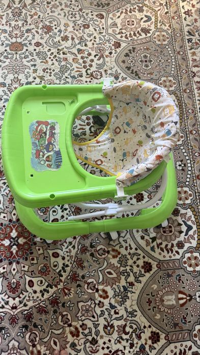 Детский ходунок красивый