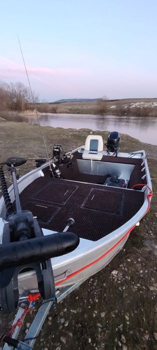 Barcă spining aluminiu