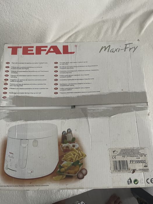 Vand o friteuză maxi Tefal
