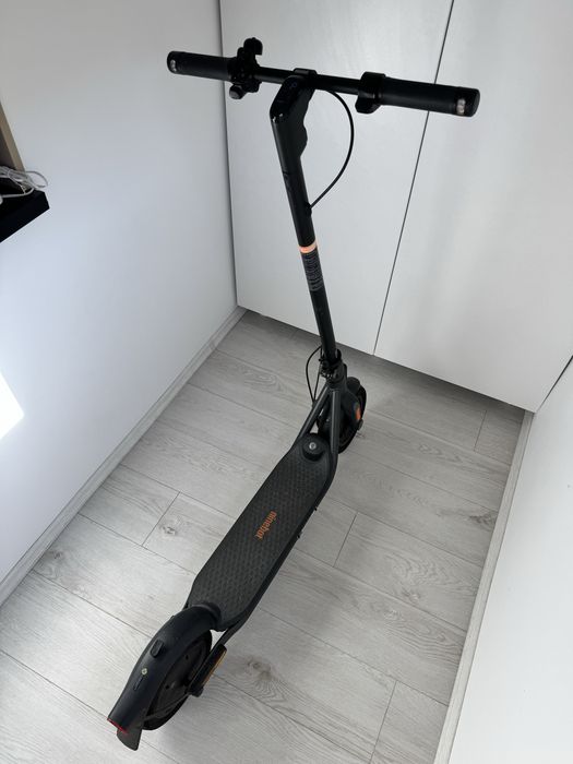 Trotinetă electrică Ninebot KickScooter F2 Segway