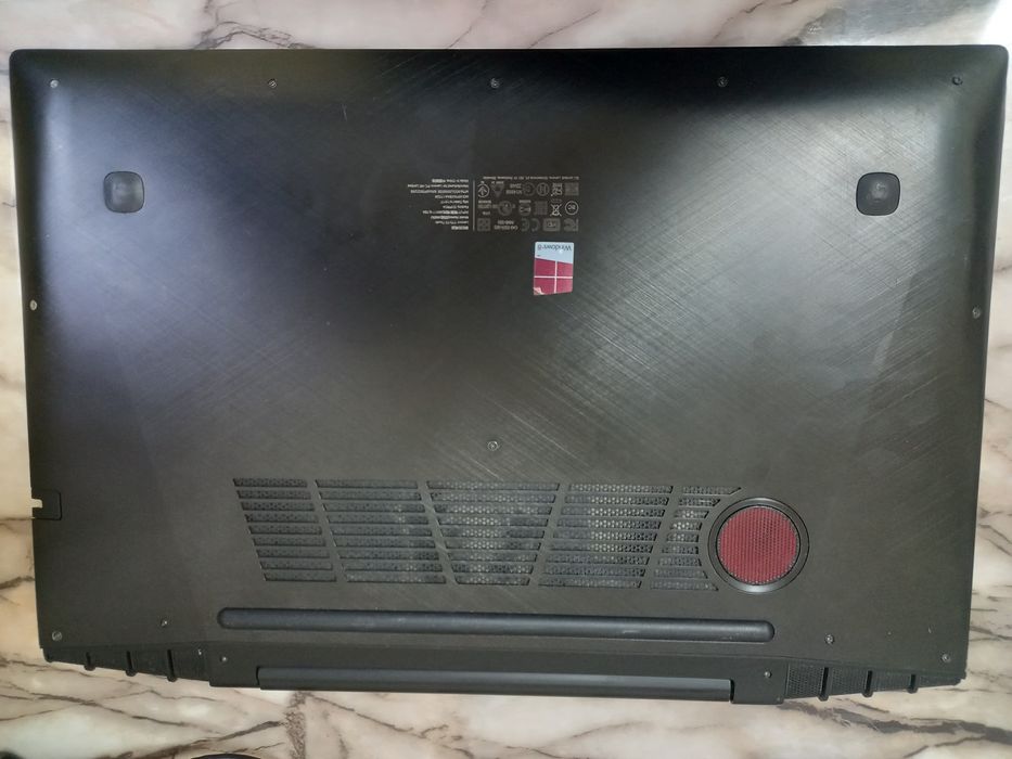 Лаптоп Lenovo Y70-70 17.3  Touch  Intel®  i7-4710HQ 16gb  GTX860M 4gb