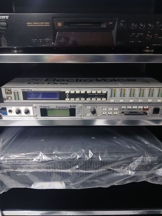 Turbosound , pa2 , prosessor electro voice