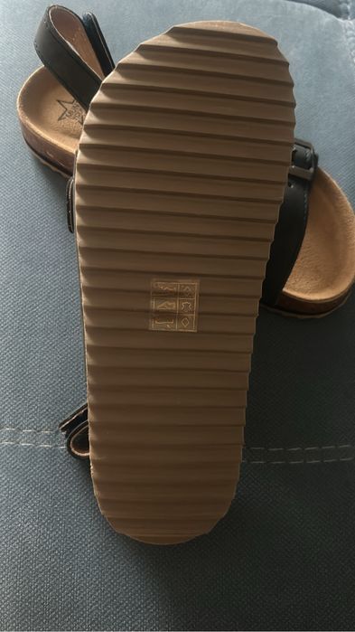 Продам сандалии на мальчика