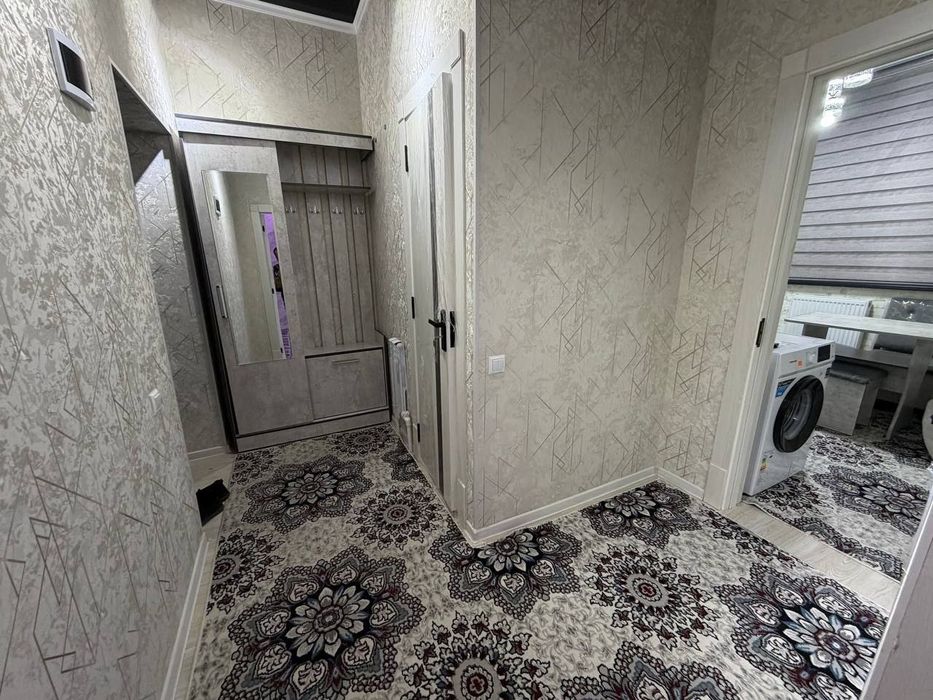 Шахар марказида жойлашган 1 хонали квартира ижарага берилади