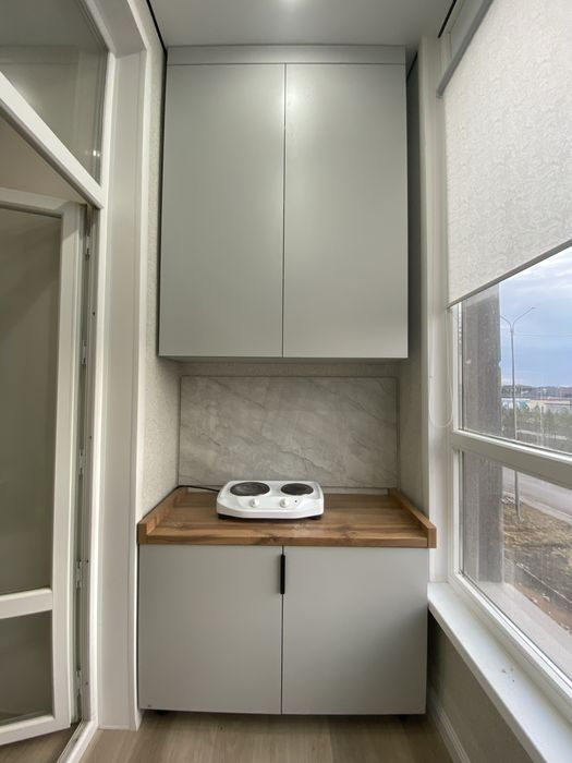 Шкаф на балкон до потолка