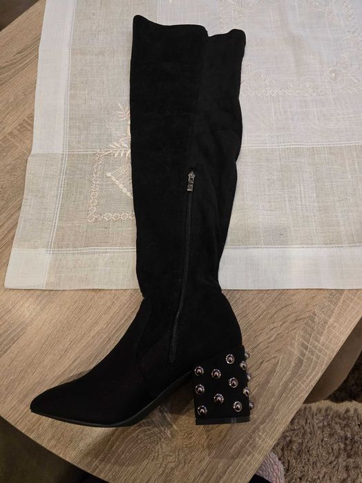 Ботуши/чисто нови/ - велур