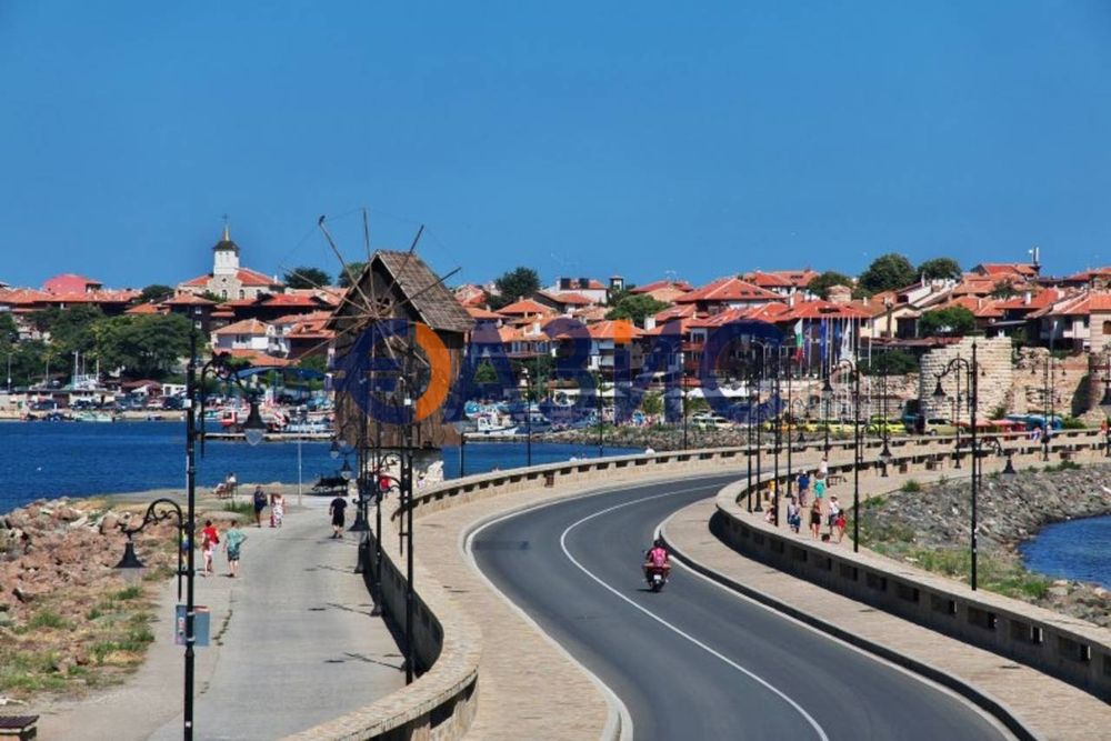 Студио на последен етаж в центъра на Несебър-35,8 кв. м., България,