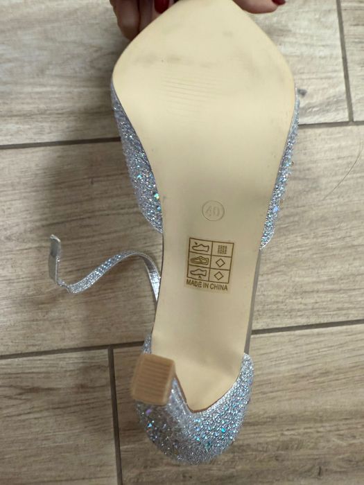 Обувки на ток-40номер