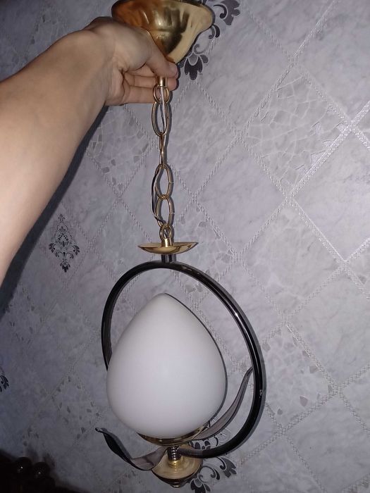 Продам Люстру продам
