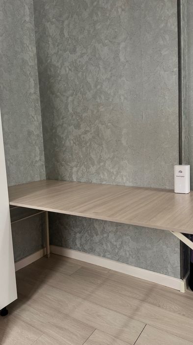 Прочный Железный стол