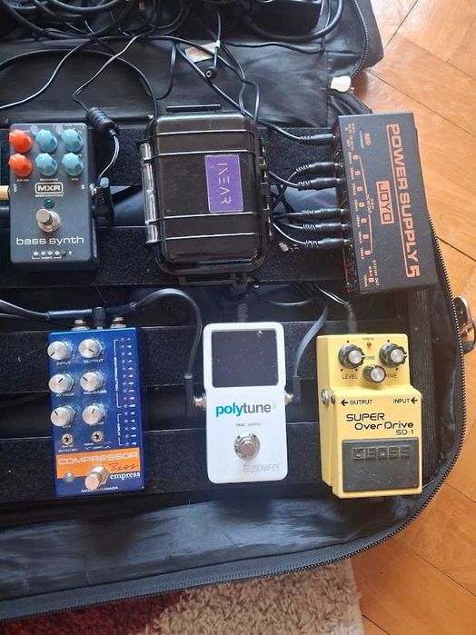 Pachet pedale bass pro: Radial J48 + Empress Comp + MXR bass + Boss - 3000 lei