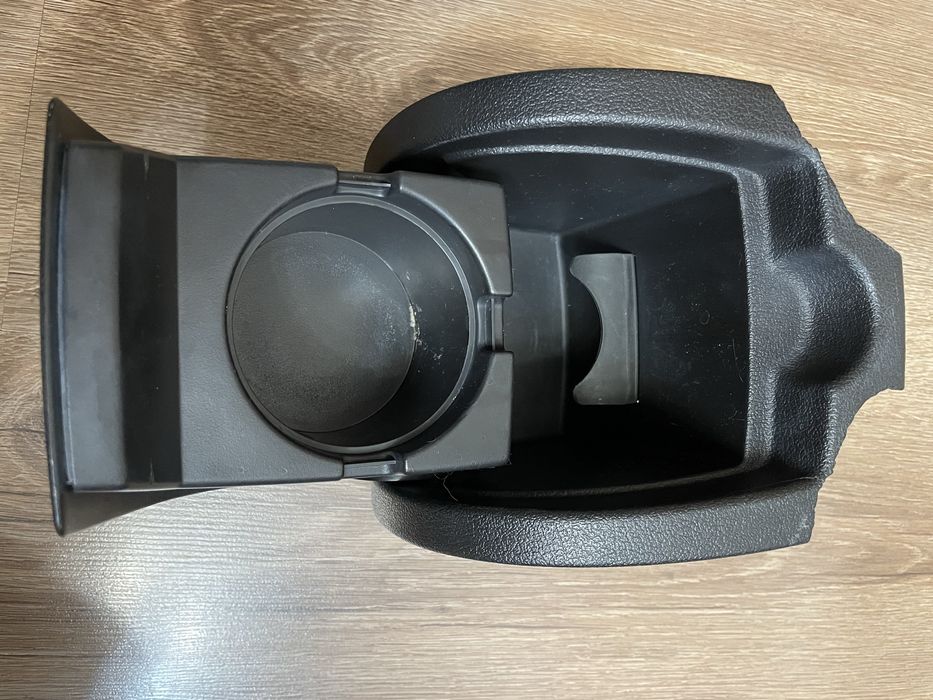 Задний подстаканник hummer h3